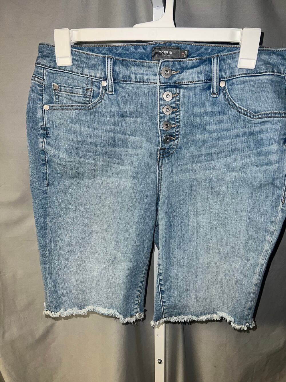 Torrid High-Rise Jort size 14